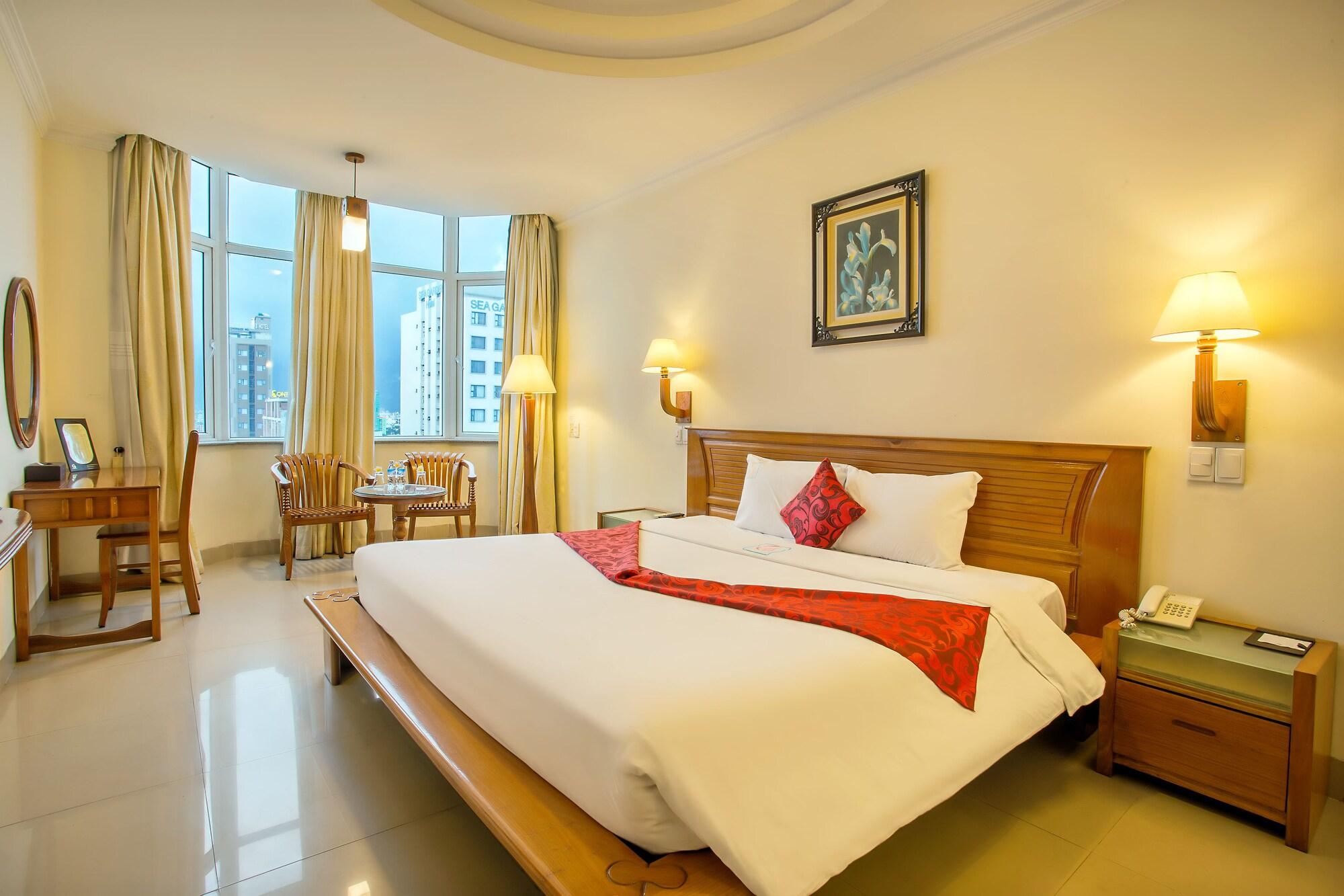 Golden Sea Hotel Da Nang Exterior photo